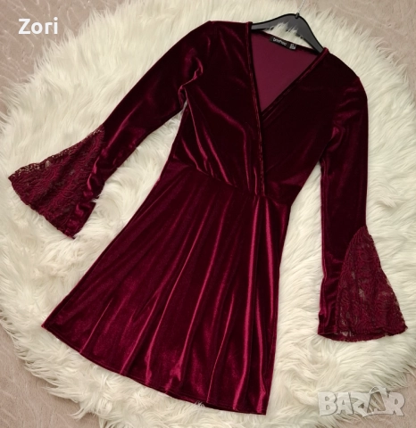 Рокля в цвят бордо от кадифе с дантела