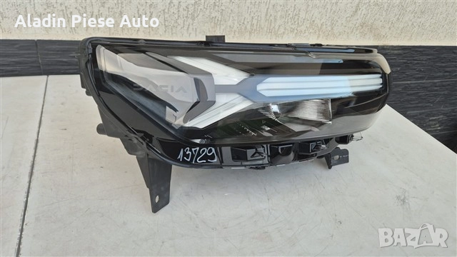 Десен фар Dacia Bigster Duster 3 година 2024 2025 код 260107725R , снимка 2 - Аксесоари и консумативи - 52452429
