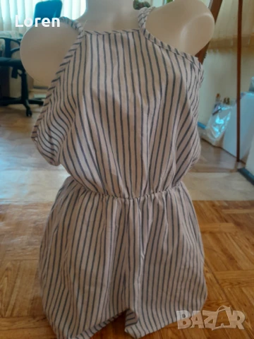 Подарявам!Къс гащеризон на бели и светло сини раета