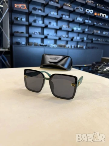 очила с черен обикновен калъф fendi prada versace chanel , снимка 8 - Слънчеви и диоптрични очила - 50924387