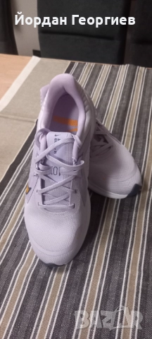 Дамски маратонки Nike, снимка 2 - Маратонки - 51916471