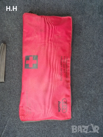 Оригинални аптечки,Оригинални аварийни триъгълници за BMV,Volkswagen,Aydi , снимка 2 - Аксесоари и консумативи - 52706333