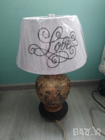 стара настолна лампа