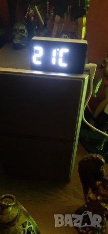 Компактен mini usb LED цифров часовник, снимка 4 - Стенни часовници - 40632223