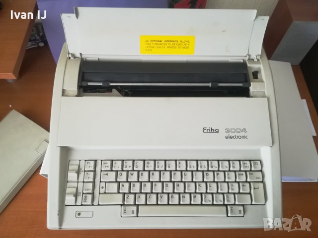 "Erika 3004" Електронна пишешта машина , снимка 2 - Друга електроника - 32336884