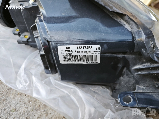 фар опел корса Д 2010 , снимка 2 - Части - 52589956