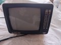 Старо портативно телевизорче, снимка 1 - Други ценни предмети - 43242590