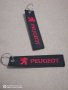 Текстилен ключодържател с бродиран червен надпис и емблема на Пежо Peugeot кола автомобил джип ван б, снимка 3
