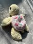 Ръчно плетена играчка костенурка-поничка, снимка 3