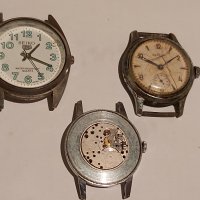 Стари часовници - 2 бр., снимка 1 - Антикварни и старинни предмети - 36649166