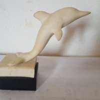 Красива статуетка - делфин