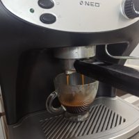 Кафемашина Нео с ръкохватка с крема диск, работи отлично и прави хубаво кафе с каймак , снимка 3 - Кафемашини - 43924323