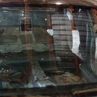 Предно стъкло Audi A8 D3 - 200лв, снимка 2 - Части - 36937338