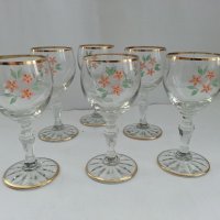  кристални чаши на столче, снимка 1 - Антикварни и старинни предмети - 33117406