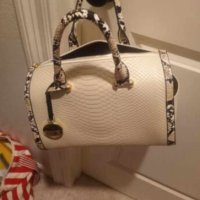 Дамска чанта с декорация от бяла змийска кожа, снимка 4 - Чанти - 43231186