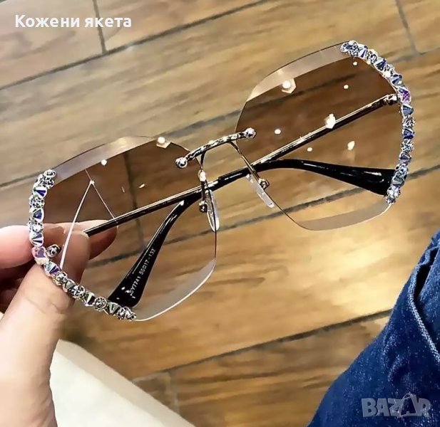 Слънчеви очила с кафеви стъкла и ефектни камъни, снимка 1