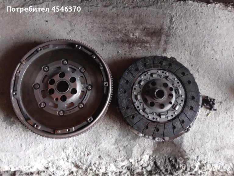 Демпферен маховик с притискател и диск LUK   нов за Волксваген Голф 5 1.9 дизел 105к.с 2006г, снимка 1