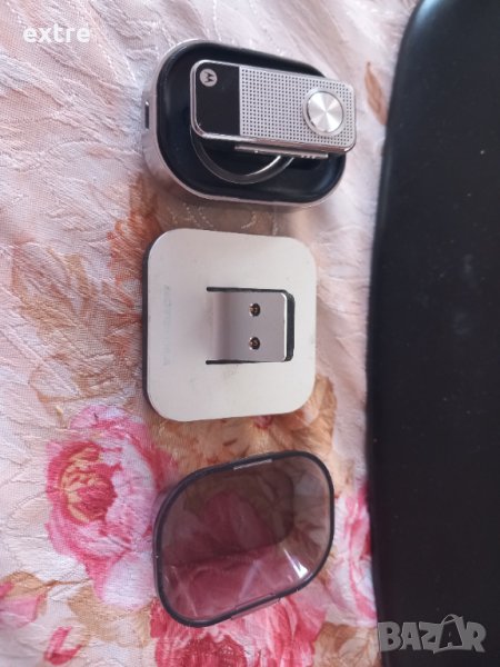Motorola хендсфрии SPN5447A Bluetooth Headset and Charger, снимка 1