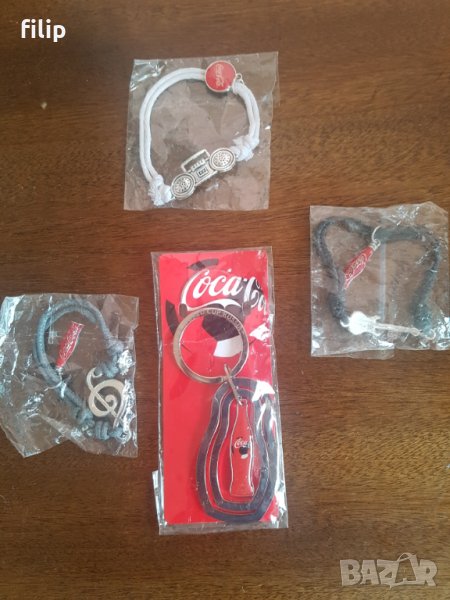 Продавам оригинални гривни и ключодържатели , снимка 1