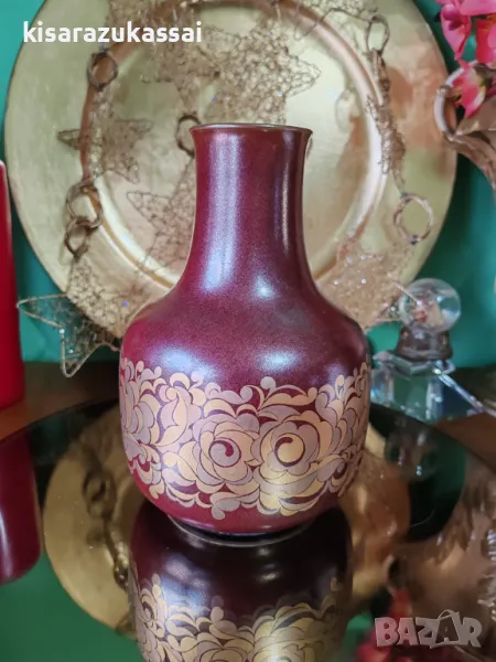 Изискана ваза в цвят Бордо - Фина Немска Керамика, снимка 1