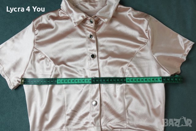 Къса дамска лъскава ризка или блузка с яка и метални копчета, снимка 5 - Ризи - 43646867