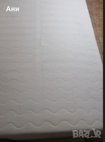 Латексов матрак 160 на 200, снимка 2 - Матраци - 53276276