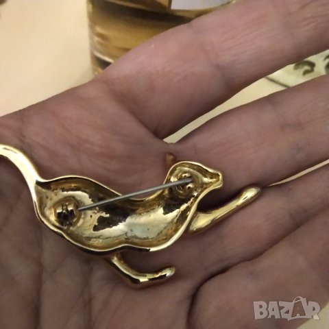 Позлатена брошка с изумруд , снимка 3 - Други - 37300054