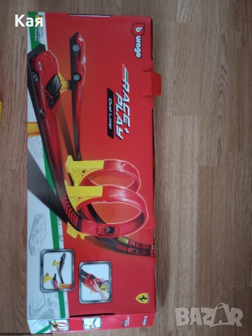 Много голяма писта с два лупинга Bburago