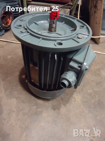 Трифазен фланцов ел,мотор 0,37KW 930 об/мин., снимка 2 - Електродвигатели - 44105273