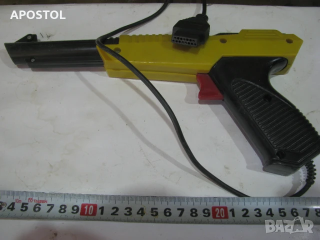 пистолет за ретро конзоли