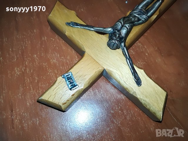 Кръст С ХРИСТОС от дърво и метал на поставка-25Х11Х4СМ, снимка 4 - Колекции - 28562672