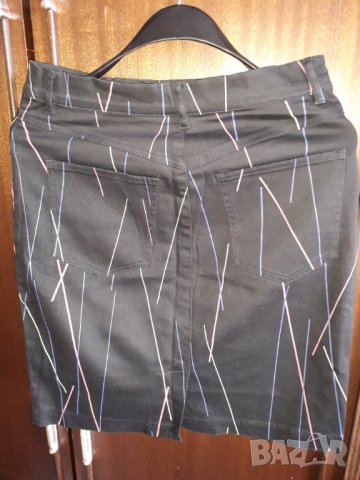 Дамска еластична черна пола с цветни ивици, снимка 3 - Поли - 28828784