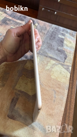 Apple iPad 9.7 5-то поколение A1822 (2017) с 32GB gold, снимка 7 - Таблети - 52885526