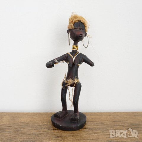 Ретро африканска статуетка
