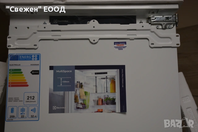 Хладилник за вграждане 177 см Electrolux IK3026SAR, снимка 8 - Хладилници - 53333871