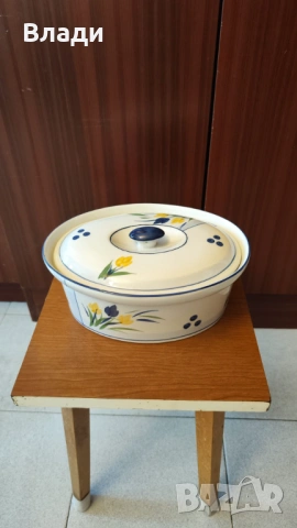 Нов порцеланов овален гювеч с капак и метална поставка, снимка 2 - Съдове за готвене - 53145868