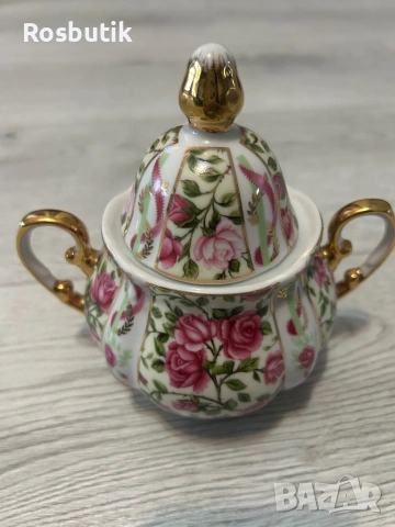 Френски порцеланов сервиз Limoges  ръчно рисуван . Чайник, захарница, 6 чаши и 6 чинии , снимка 7 - Сервизи - 53415849