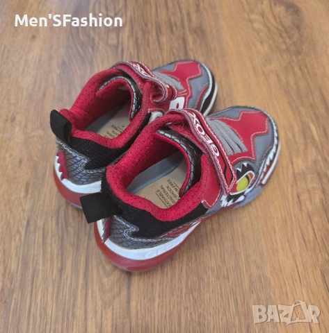 Geox Lights - светещи маратонки, снимка 5 - Детски маратонки - 51784102