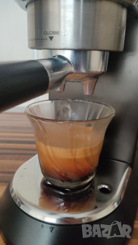 Еспресо машина DeLonghi Dedica Style EC 685, 1300 W, 15 bar, снимка 2 - Кафемашини - 43817440