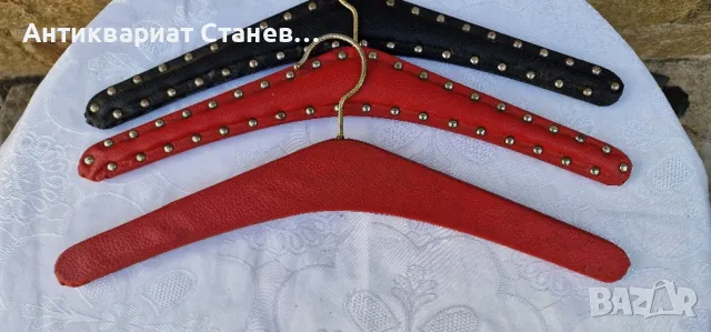 8 броя Винтидж кожени закачалки с капси

, снимка 15 - Антикварни и старинни предмети - 50341479