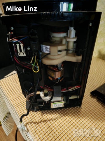 Delonghi ECAM Magnifica S, снимка 13 - Кафемашини - 52152714