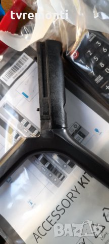 ​TV крачета за телевизор SAMSUNG модел UE43NU7172 чисто ново, снимка 2 - Стойки, 3D очила, аксесоари - 33374398