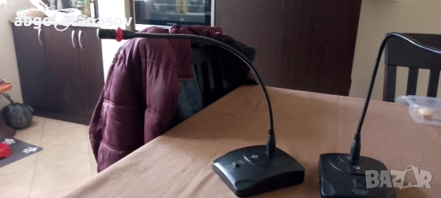 Продавам два настолни микрофона Xingma 