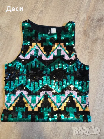 къс топ с пайети на H&M, снимка 2 - Корсети, бюстиета, топове - 50242393