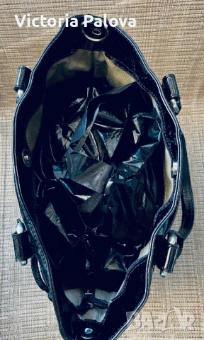 Маркова кожена чанта лак FREDERIC PARIS, снимка 7 - Чанти - 50675539