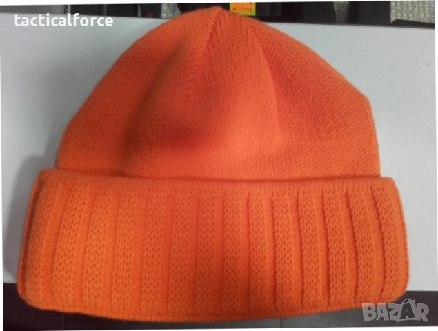 зимна оранжева шапка-плетена, снимка 1 - Екипировка - 43089474