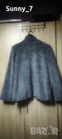 Сиво пухкаво палто, снимка 2 - Палта, манта - 43641071