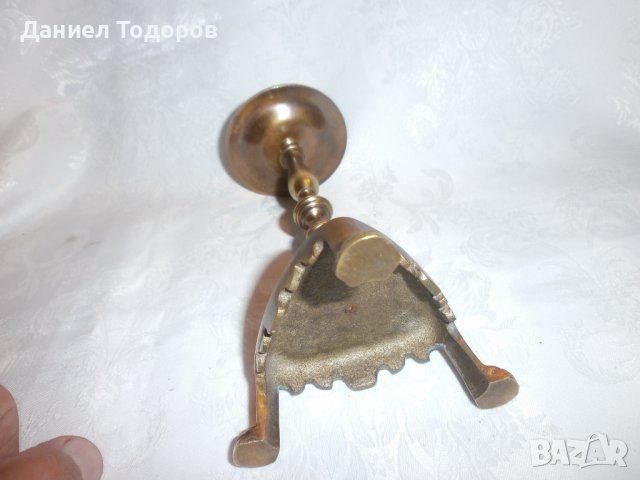 Красив Стар Бронзов  Свещник, снимка 9 - Декорация за дома - 37275561