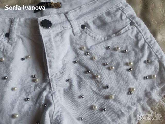 Бели къси панталони с перли., снимка 3 - Панталони - 36776121