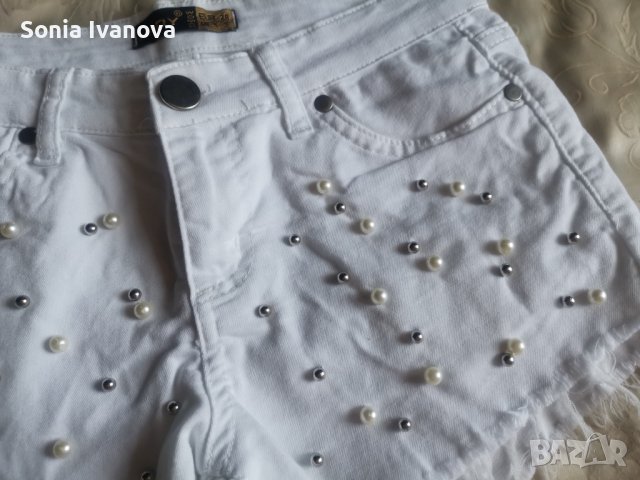 Бели къси панталони с перли., снимка 3 - Панталони - 36776121
